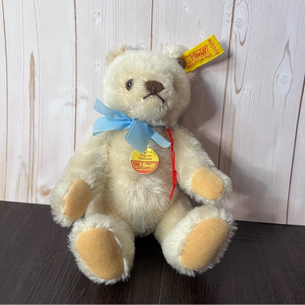 STEIFF "ORIGINAL SQUEEK TEDDY BEAR 0203/18 WHITE MOHAIR- MINIATURE 7"